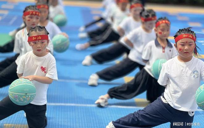 庆六一——中牟新区琼花路幼儿园庆六一主题活动不朽情缘正版‘绳’彩飞扬‘篮’不住 童声嘹亮(图2)